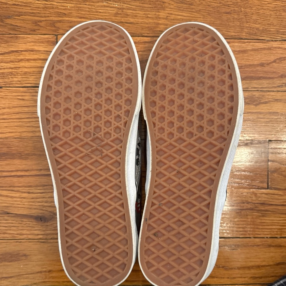 Vans x Disney Mickey Mouse Classic Slip On Sneaker Men’s 7 / Women’s 8.5 (Rare) - Picture 6 of 7